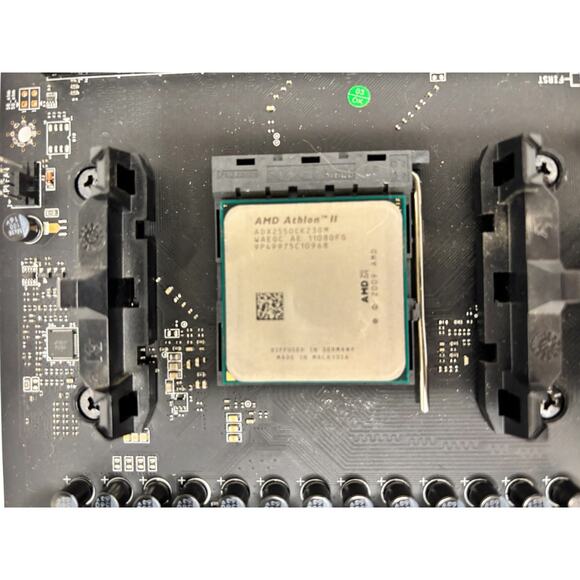 MSI 970 GAMING, AM3+, AMD Motherboard (With AMD Chip) - Picture 2 of 3